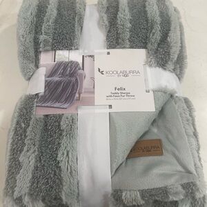 Koolaburra by UGG Felix Faux Fur Throw